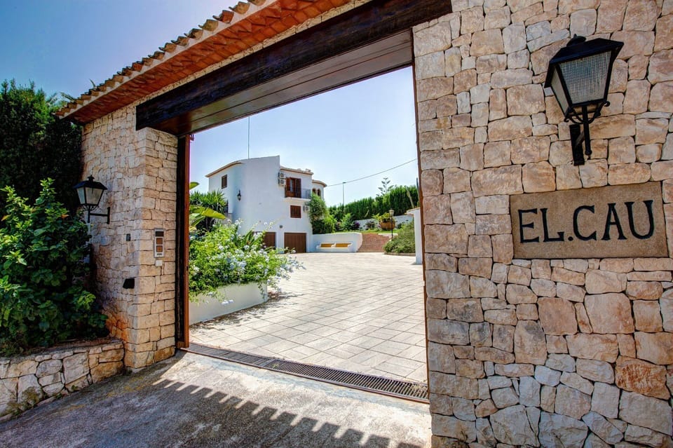 Villa Cau image