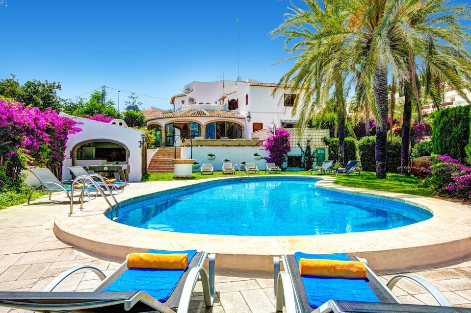 Villa Cau image