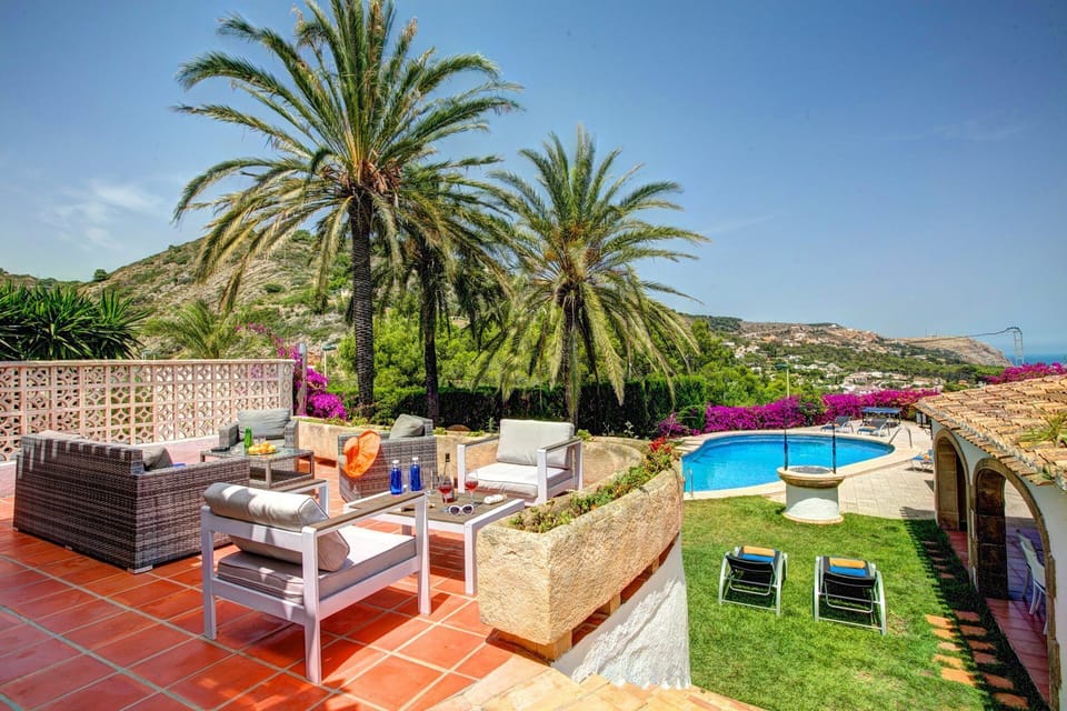 Villa Cau image