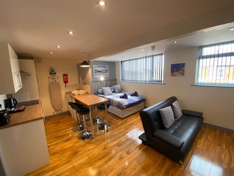 Apartment 5 lounge