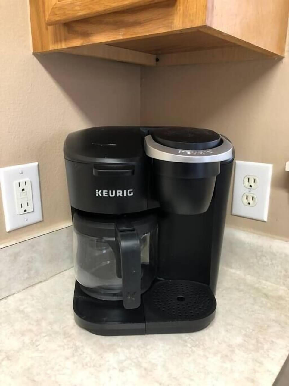 Coffee anyone?  Keurig K duo for pods or ground coffee
