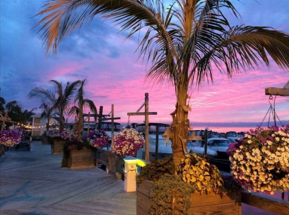 Beach Tavern is just a 5 minute walk 