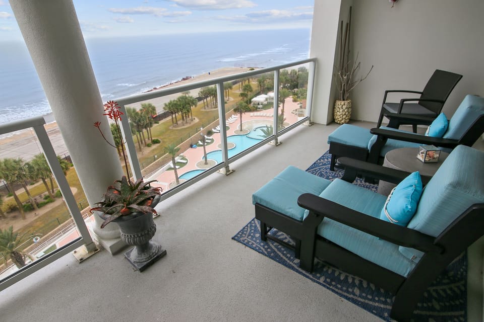 Diamond Beach 707-Pelican Pass - If you've been on the lookout for the perfect vacation rental, your search is over. Book this lovely condo today to experience the vacation of a lifetime!