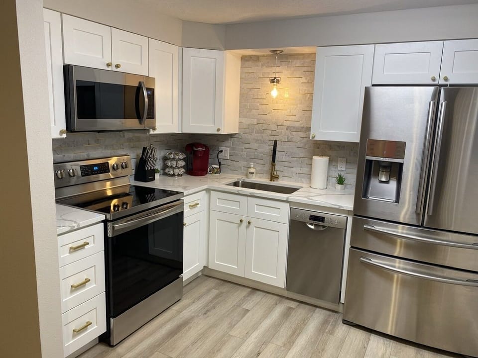 Full Kitchen