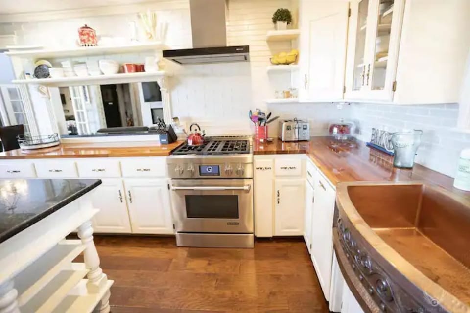 Kitchen #1