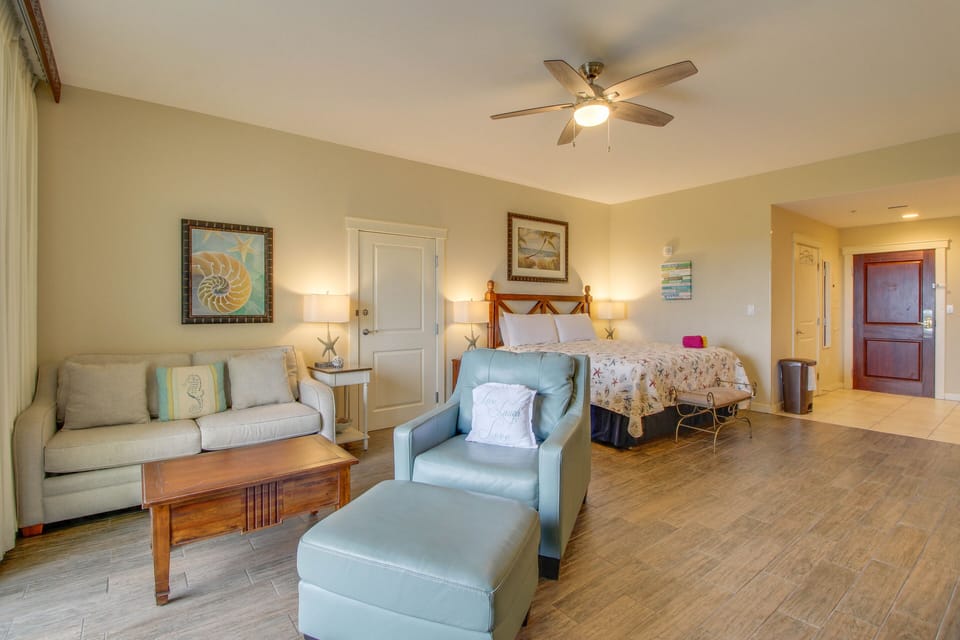 Comfortable Sleeper Sofa + Chaise Lounger! Plenty of seating for 4 guests!