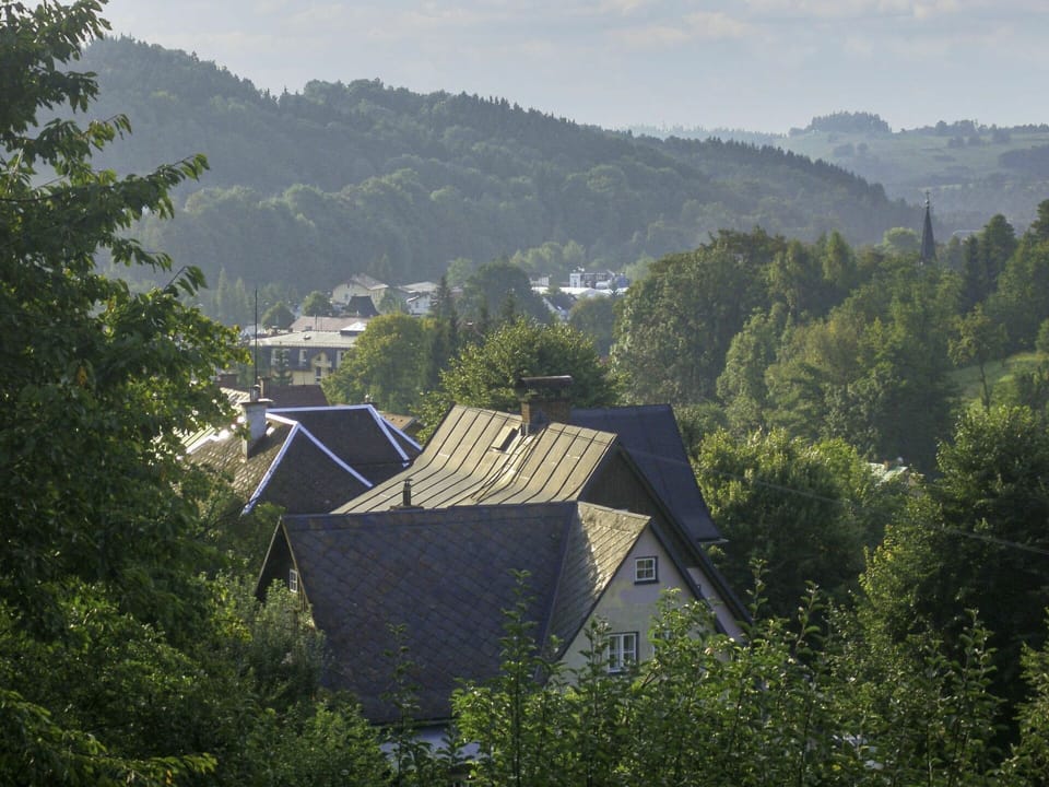 Building, Plant, Property, Window, Land Lot, Urban Design, Landscape, Neighbourhood, Grass, Leisure