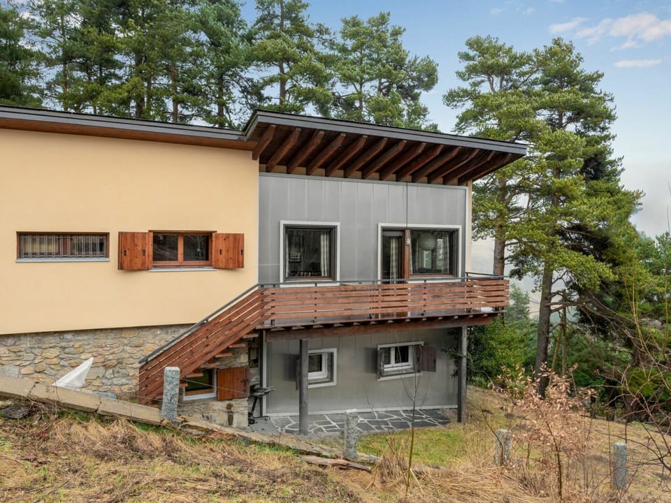 Building, Plant, Property, Window, Land Lot, Urban Design, Landscape, Neighbourhood, Grass, Leisure