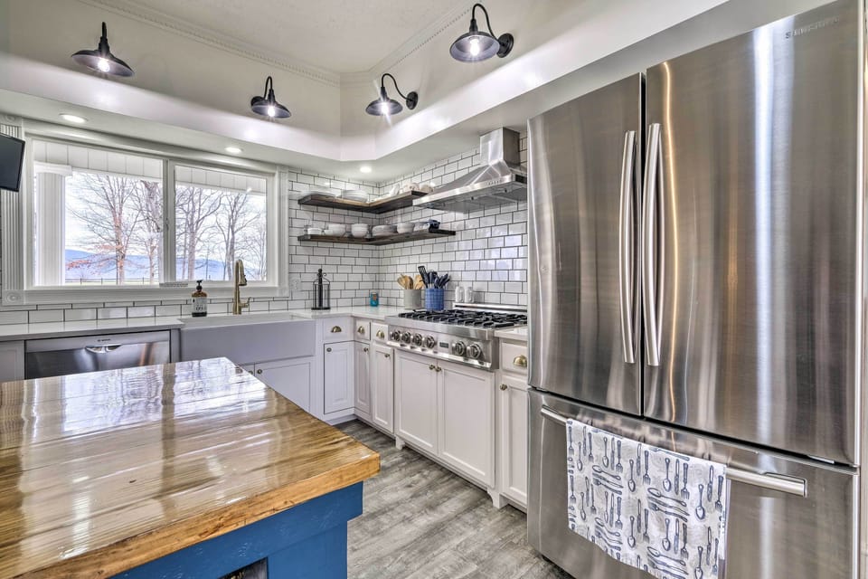 Fully Equipped Kitchen | Blender | Crockpot | Toaster | Toaster Oven