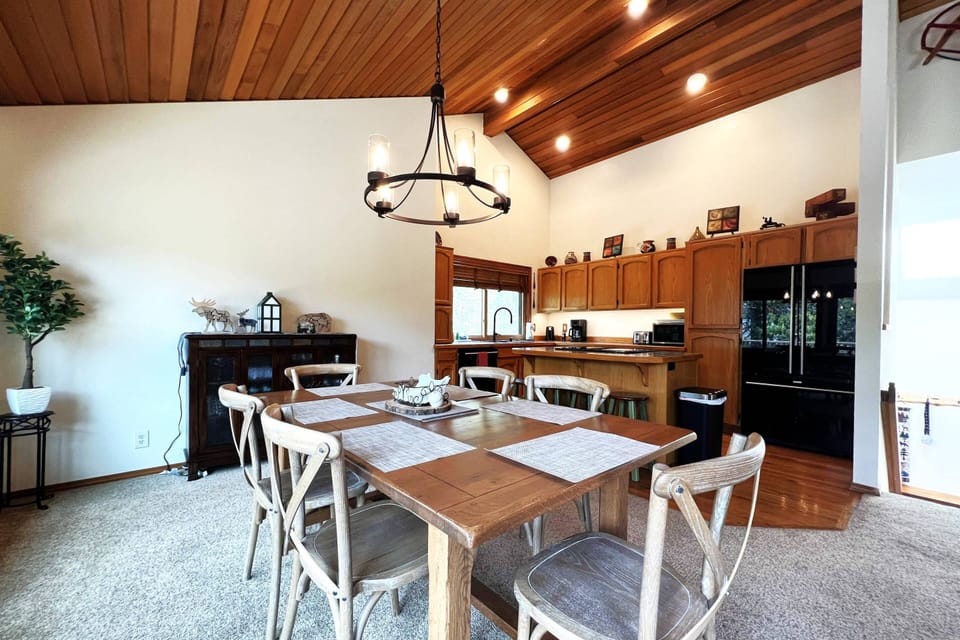 "Great, comfortable place to stay! They have the best stocked kitchen I've ever been too. It made cooking and grilling at the house easy." - Sarah