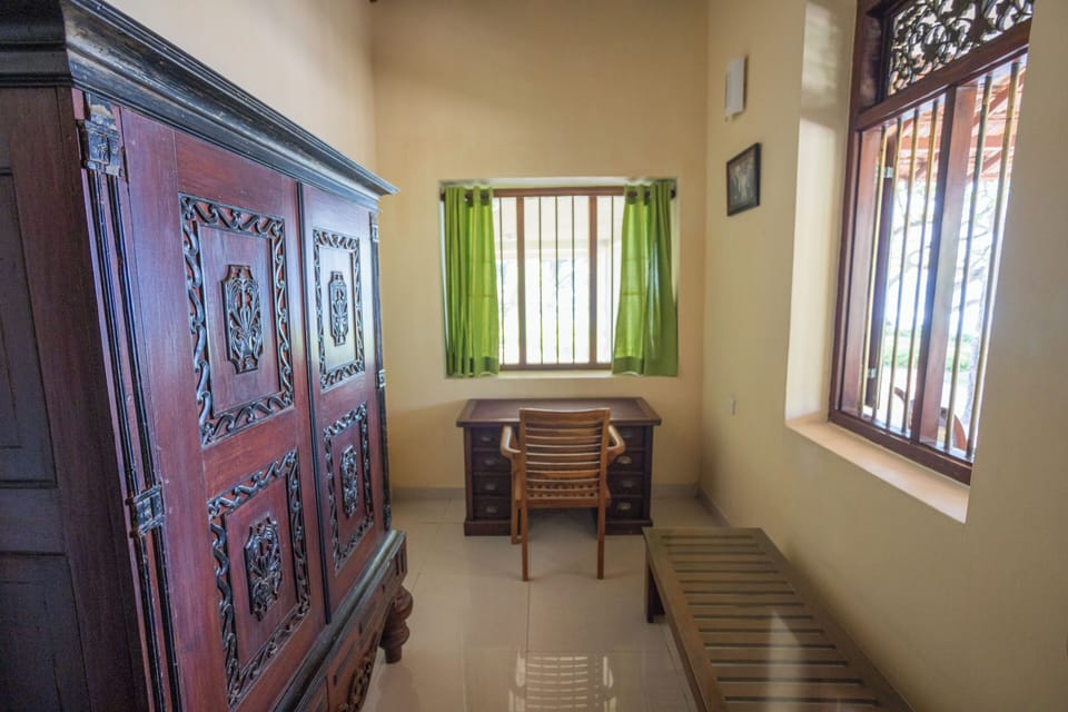 Reading room, can be turned to single bedroom