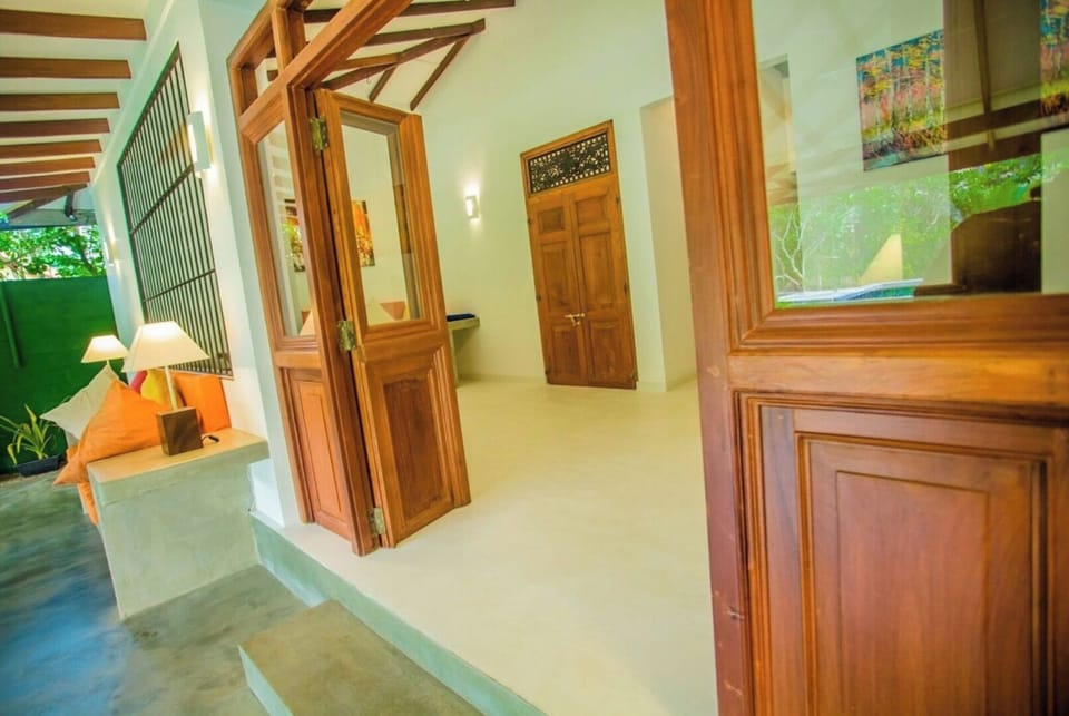 Entrance to the 4 ground floor rooms