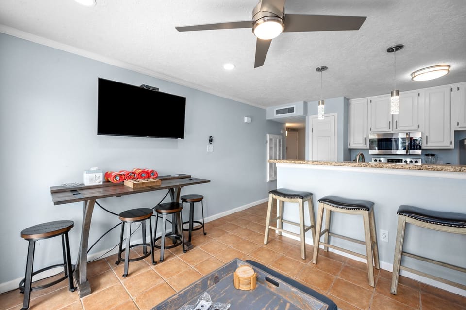 Nice table for work or dining