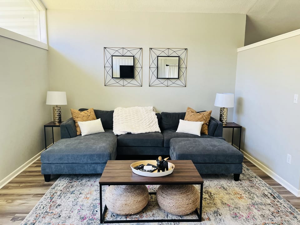 Living room with 60" smart tv 