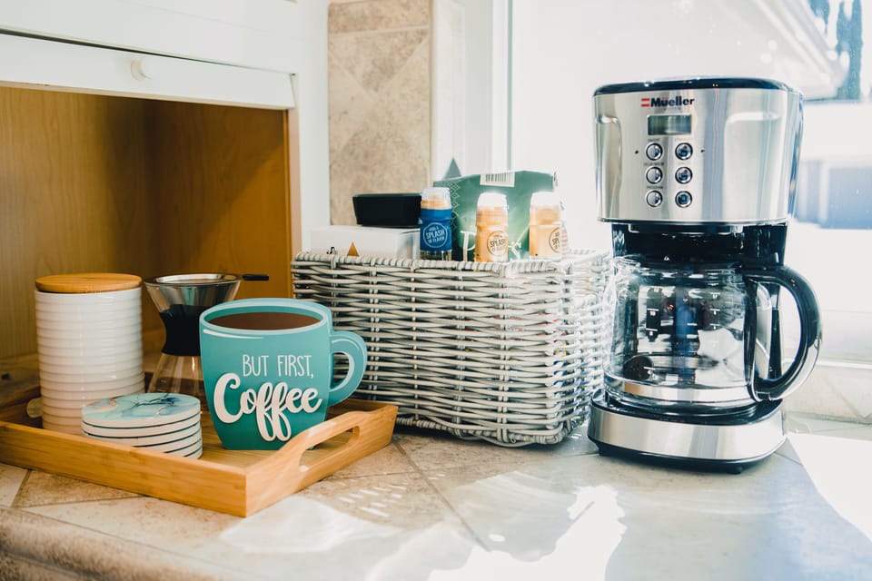 Start your morning right with the awakening aroma from the coffee/tea station.