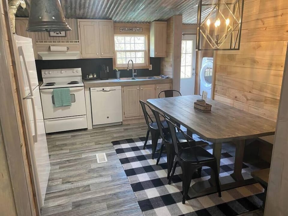 3783d0d5 dcff 47e2 b37e 61e4524961de