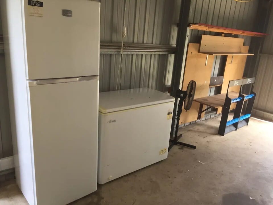 Fridge/freezer in garage