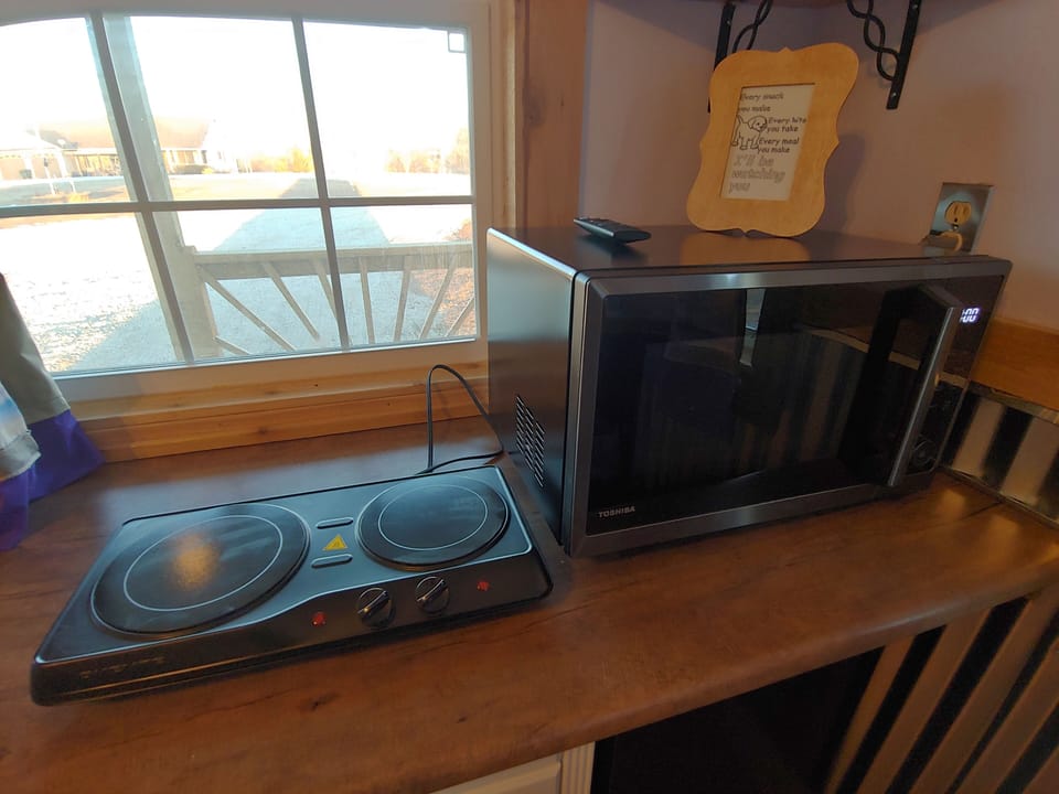 Hot plate and microwave/air fryer/convection oven combo