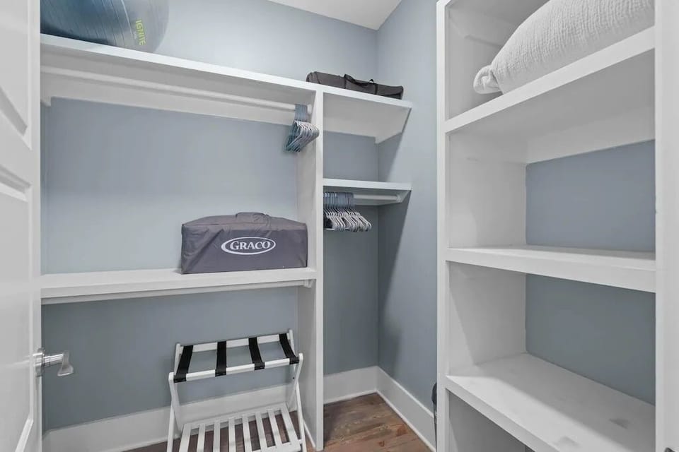 Bedroom 2 - large closet 