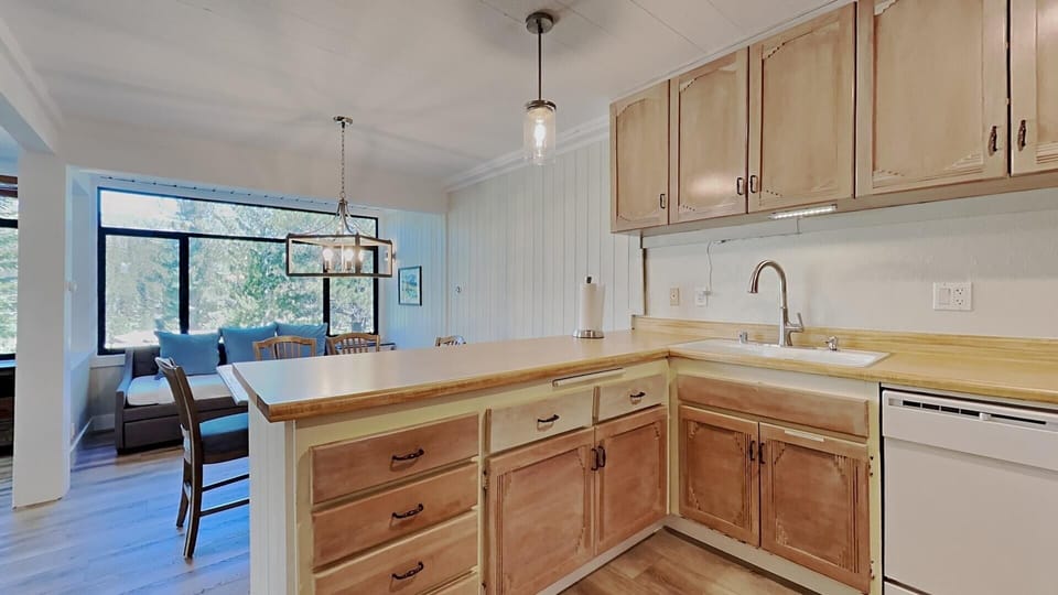 Come Home From the Mountain and Enjoy Your Full Kitchen