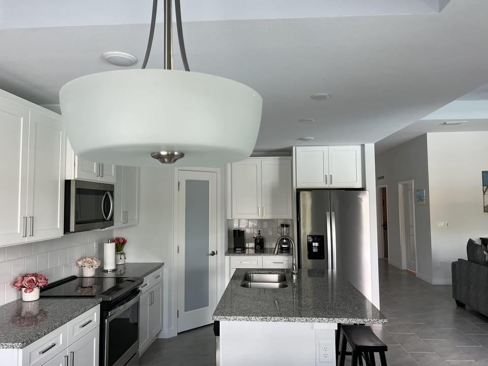 Kitchen w/ Walk-In Pantry
