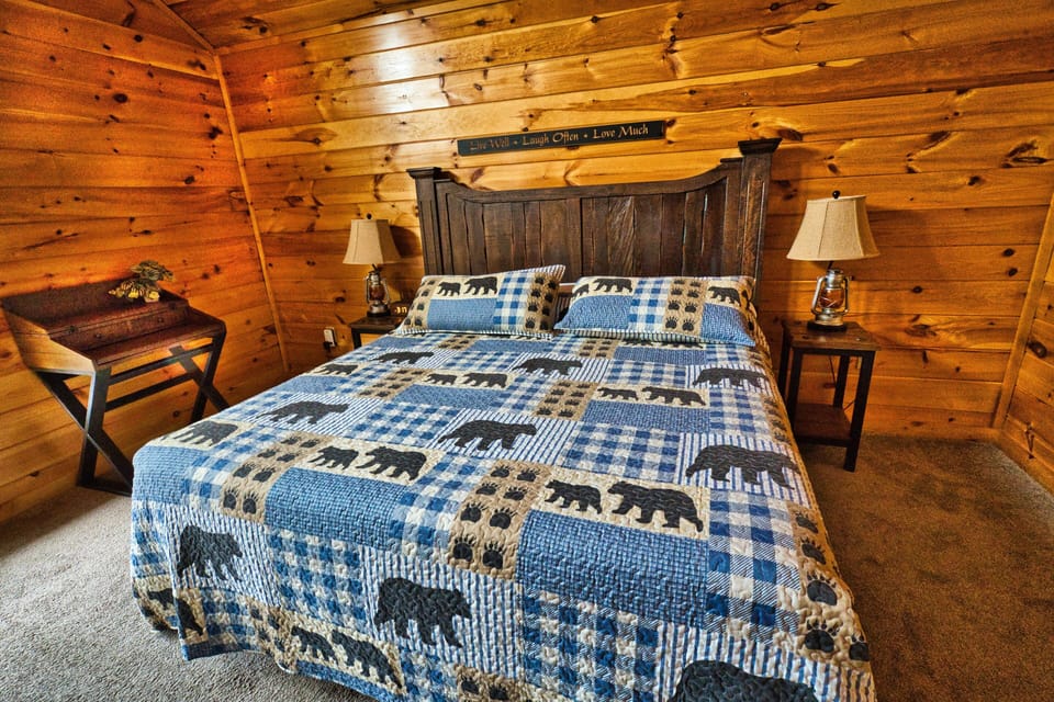 3rd Bedroom w/ king bed