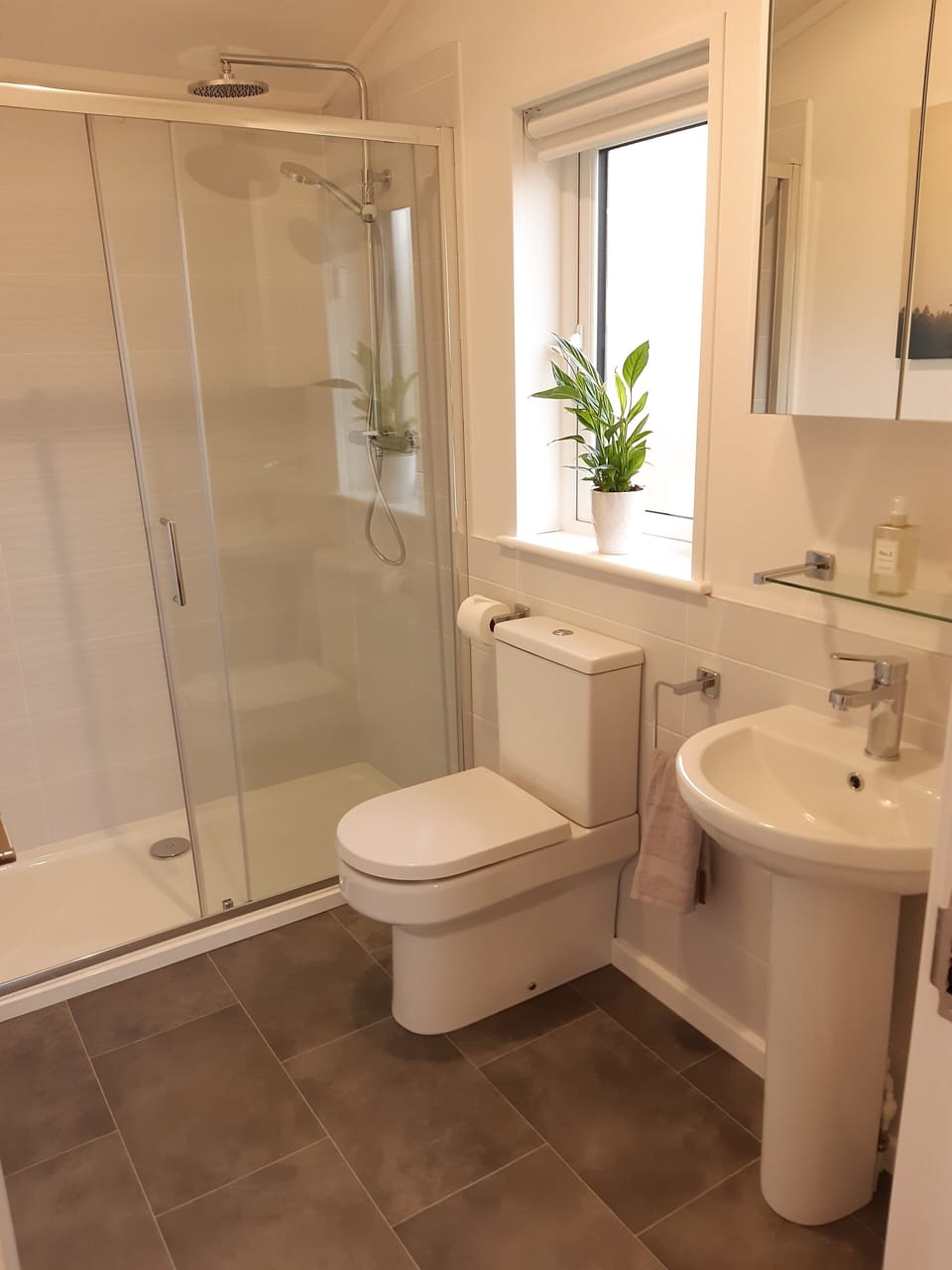 Ensuite off the master bedroom.