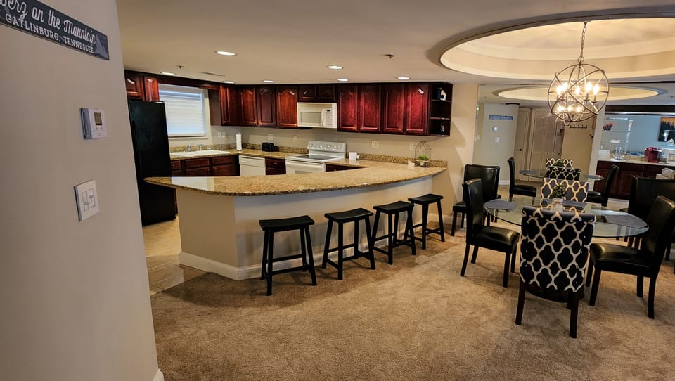 Elegant dining or casual breakfast at the bar