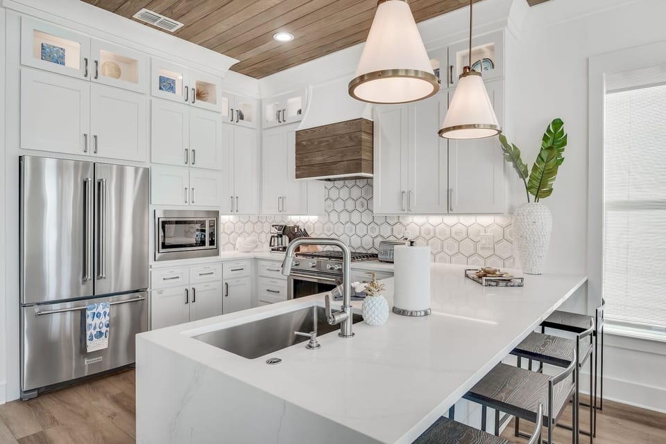 New well appointed kitchen with everything your chef needs