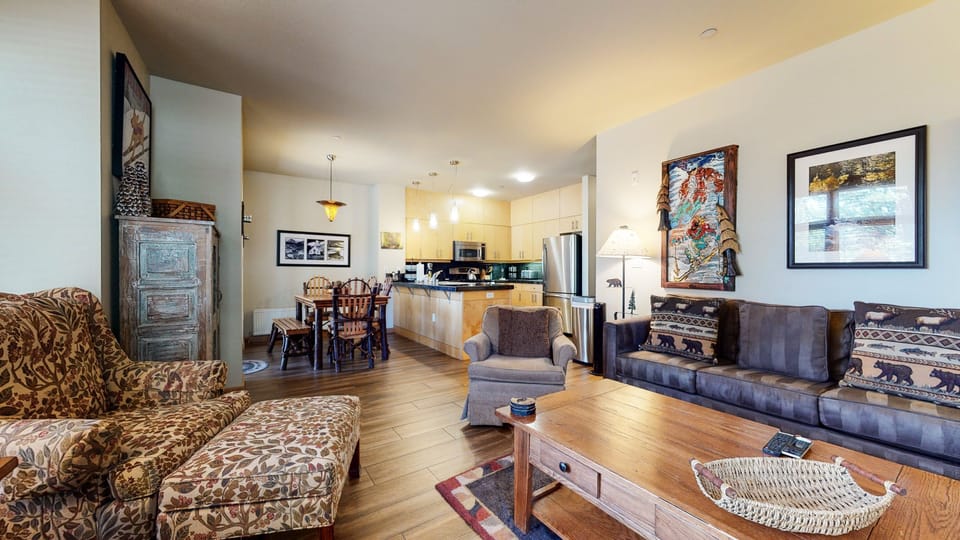 Flooring, Hardwood, Living Room, Room, Indoors