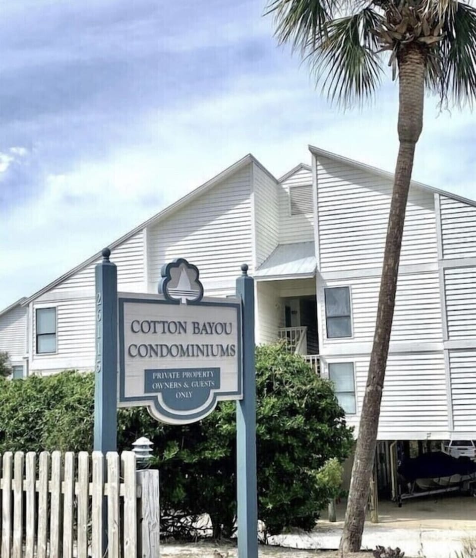 Welcome to Cotton Bayou
