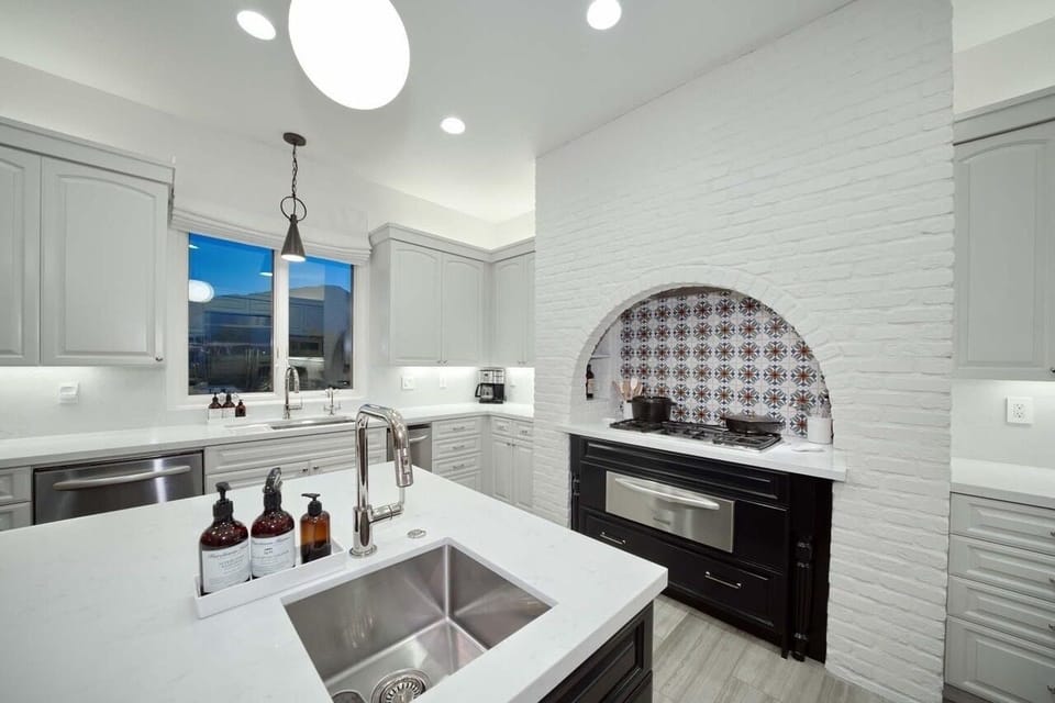 gourmet kitchen