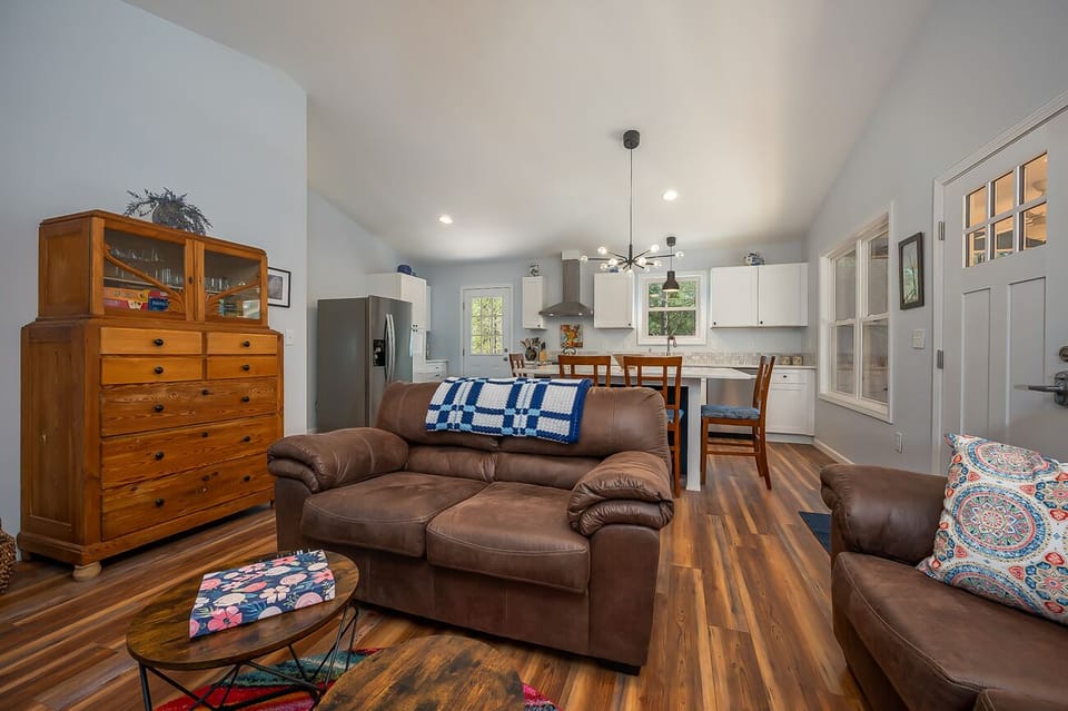 Looking toward the Kitchen