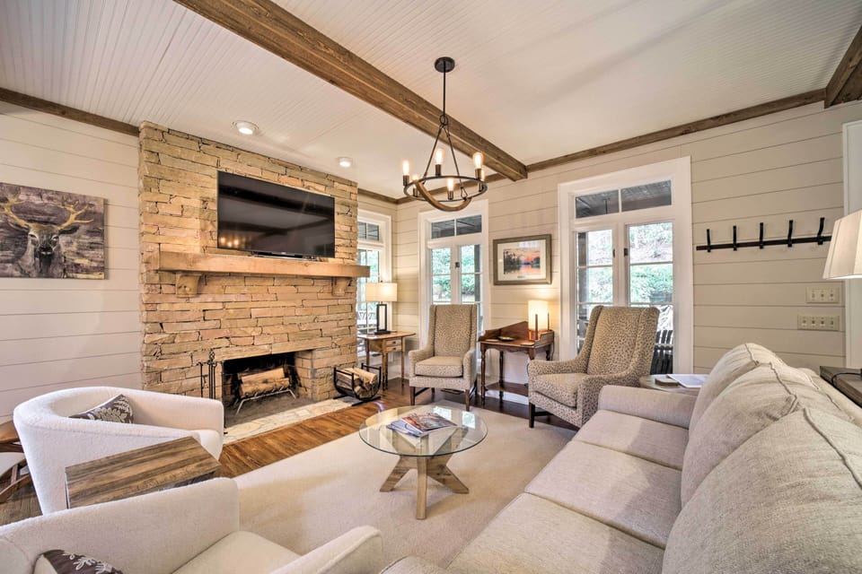 Cashiers Vacation Rental | 3BR | 3BA | 2,200 Sq Ft | Stairs Required