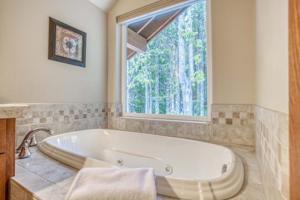 Primary King Suite Bath Tub