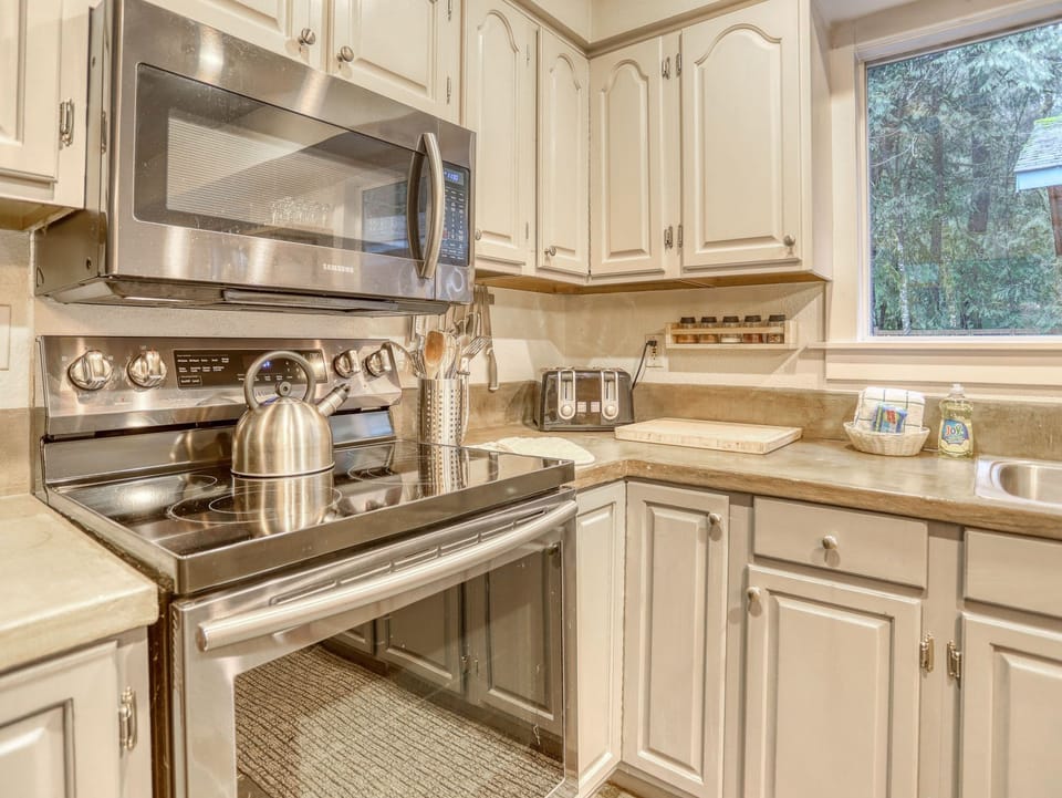 Kitchen with appliances