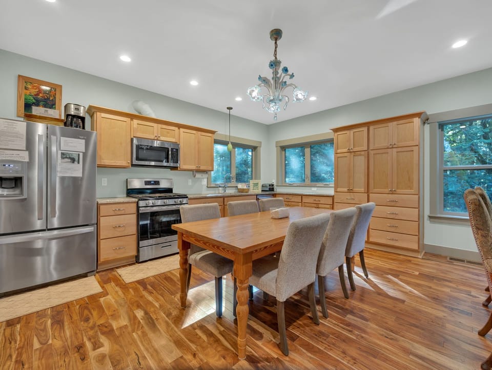 8-web-or-mls-20251015-1730