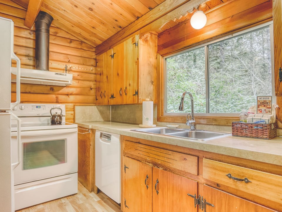 Moondance Cabin
