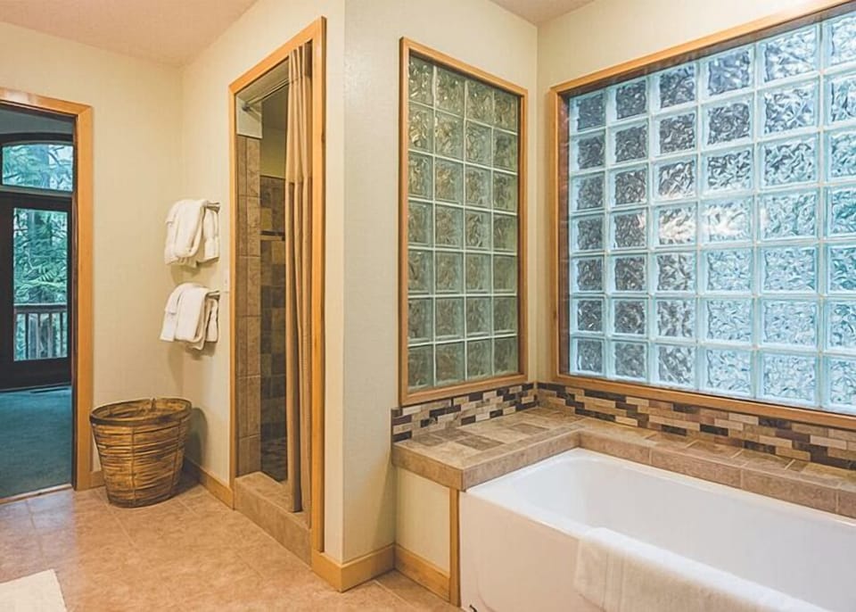 Bathtub