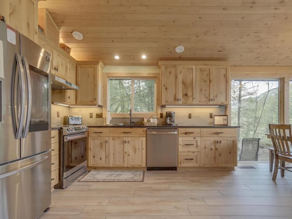 Kitchen with latest appliances
