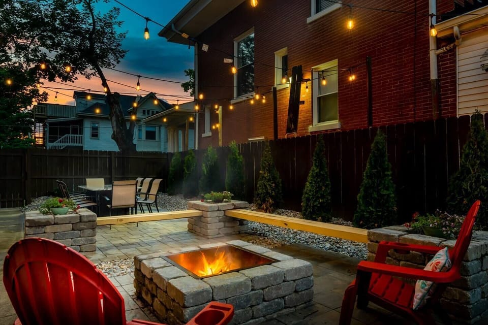 Plenty of seating in this urban oasis
