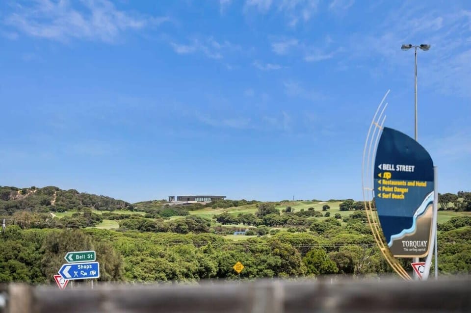 Enjoy the views of Spring Valley and the lush RACV Torquay golf course from the unit, offering a beautiful backdrop for your stay
