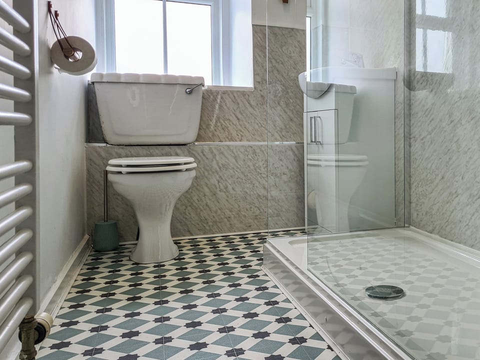 Shower room | 2 Setonhill Cottages, Longniddry