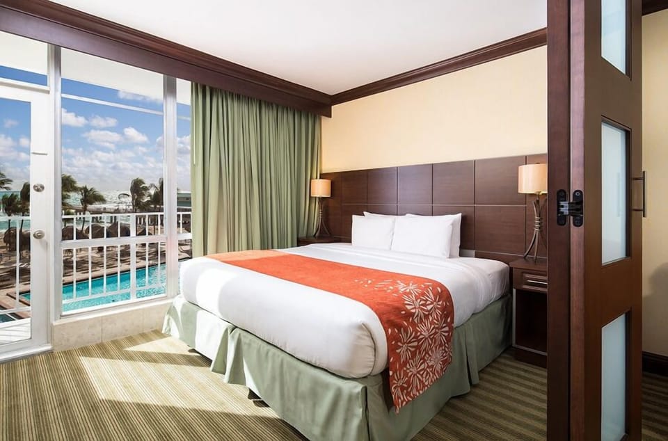 Bedroom w/ Comfortable bed
