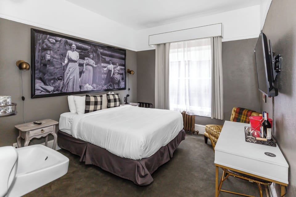 Comfortable Queen size bed