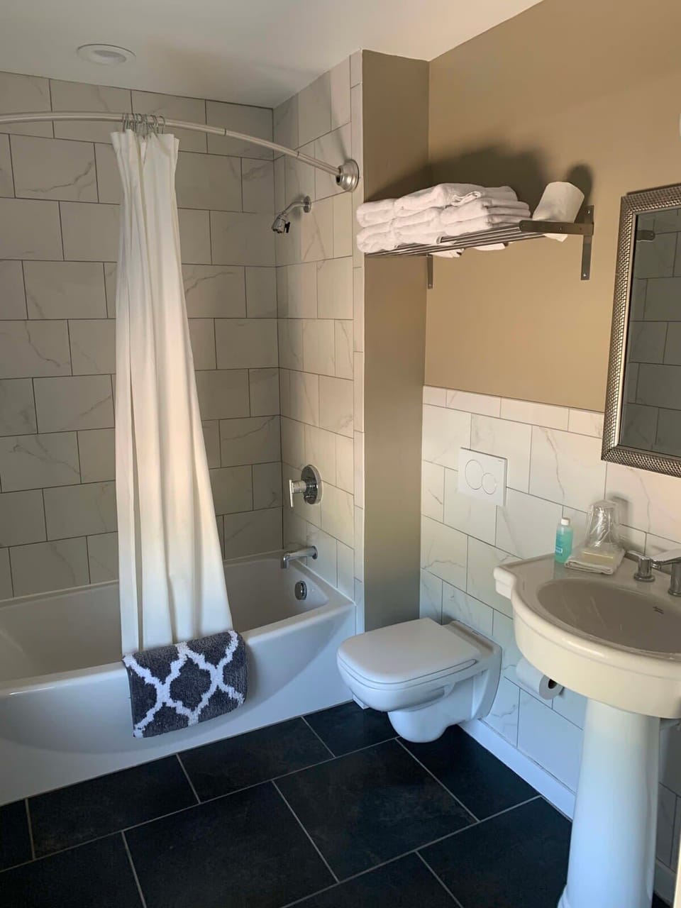 Full Bathroom