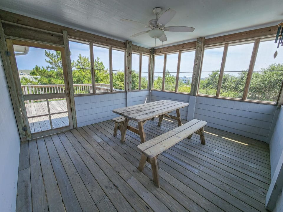 Screened Porch 2022