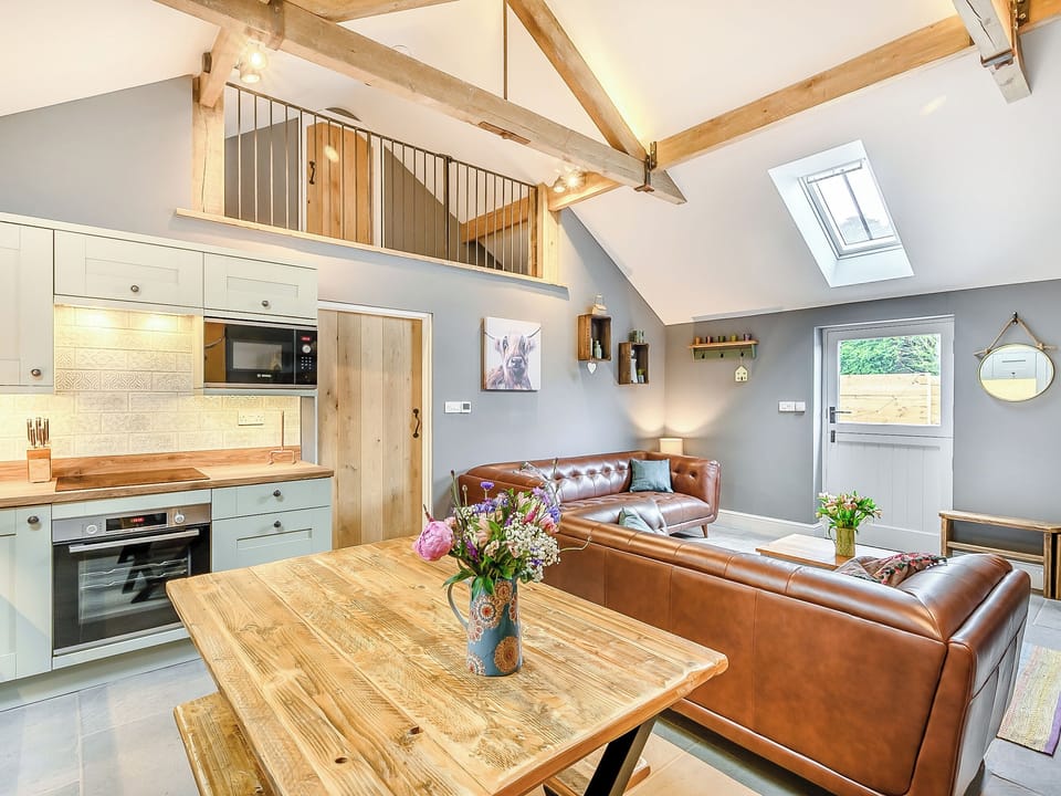 Open plan living space | Holyoake Barns- The Cow Shed - Holyoake Barns, Little Alne, near Wootton Wawen
