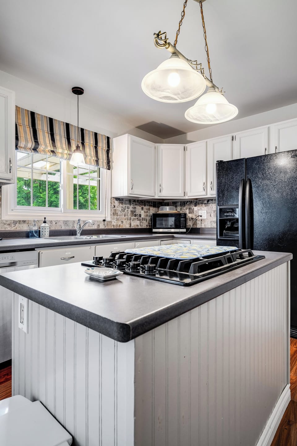 1324 Orchard Blvd-40_cooktop