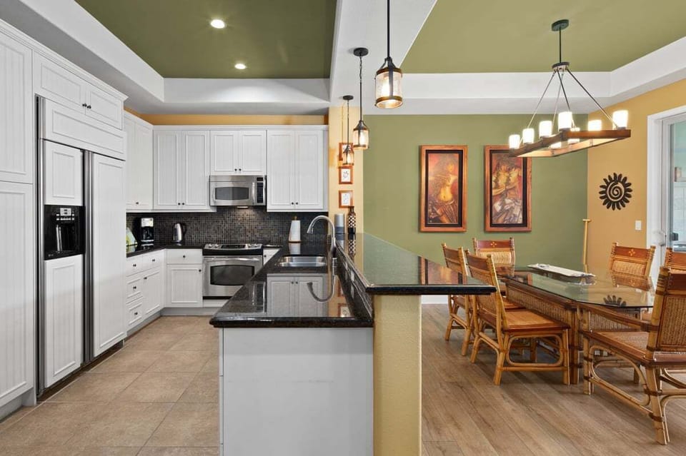 Lots of room for preparing delicious island inspired meals